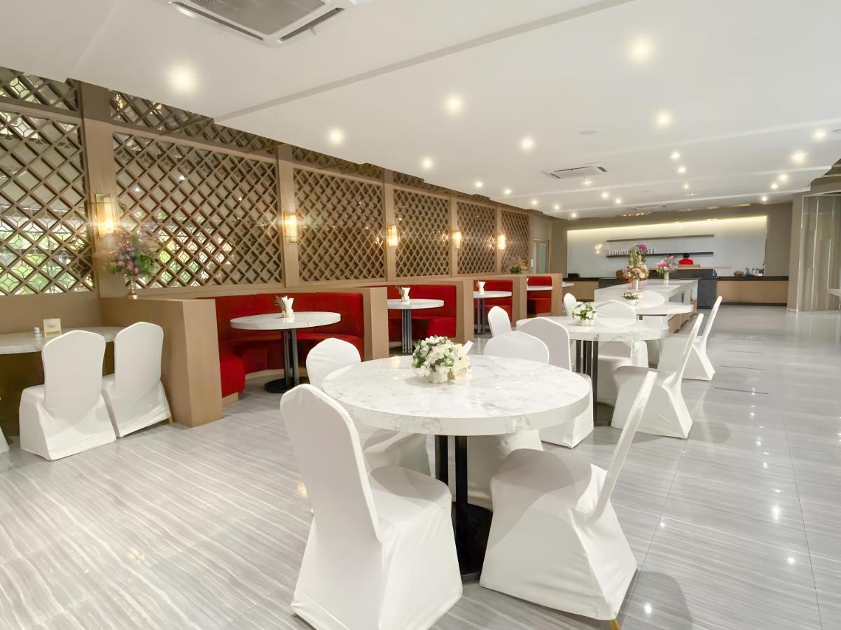 Srilamduan Hotel Sisaket Экстерьер фото