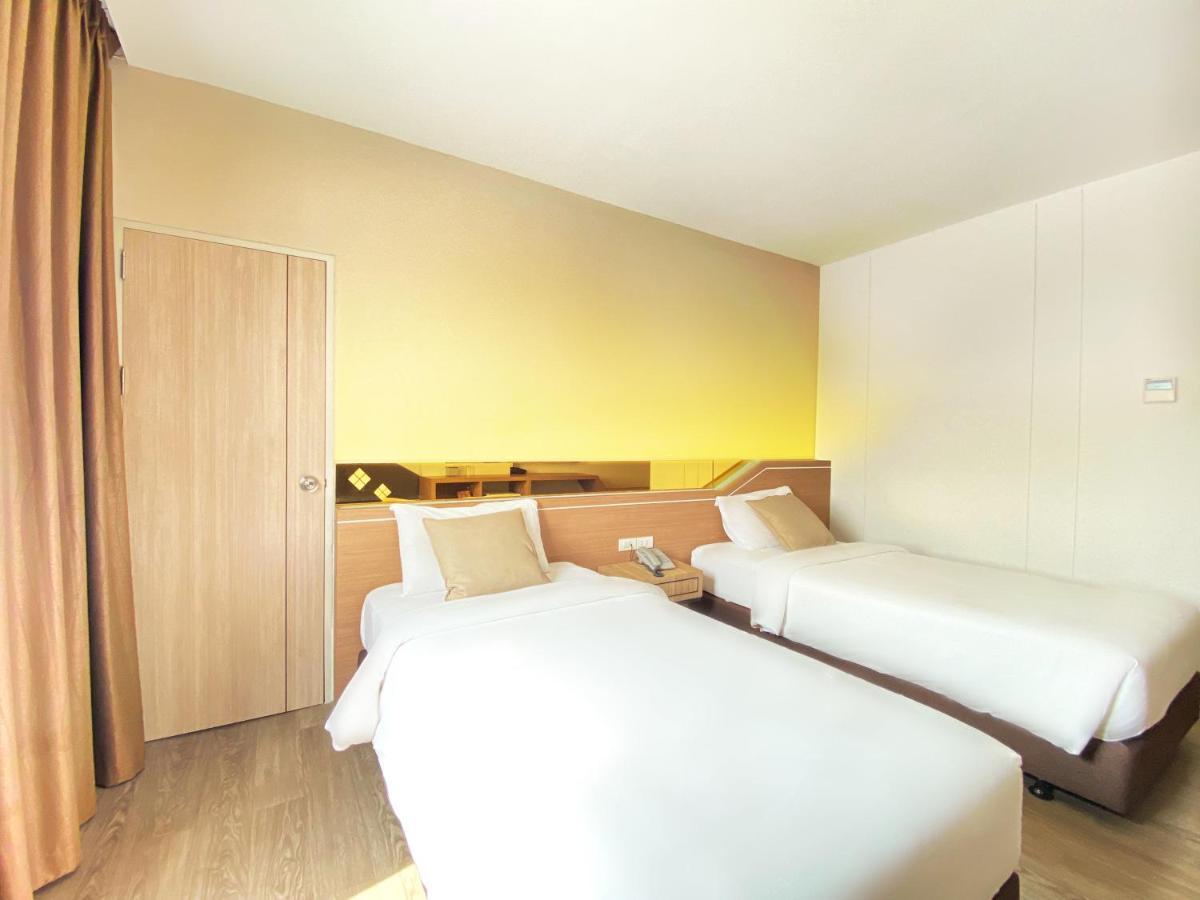 Srilamduan Hotel Sisaket Экстерьер фото