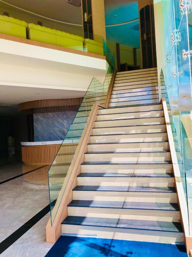 Srilamduan Hotel Sisaket Экстерьер фото